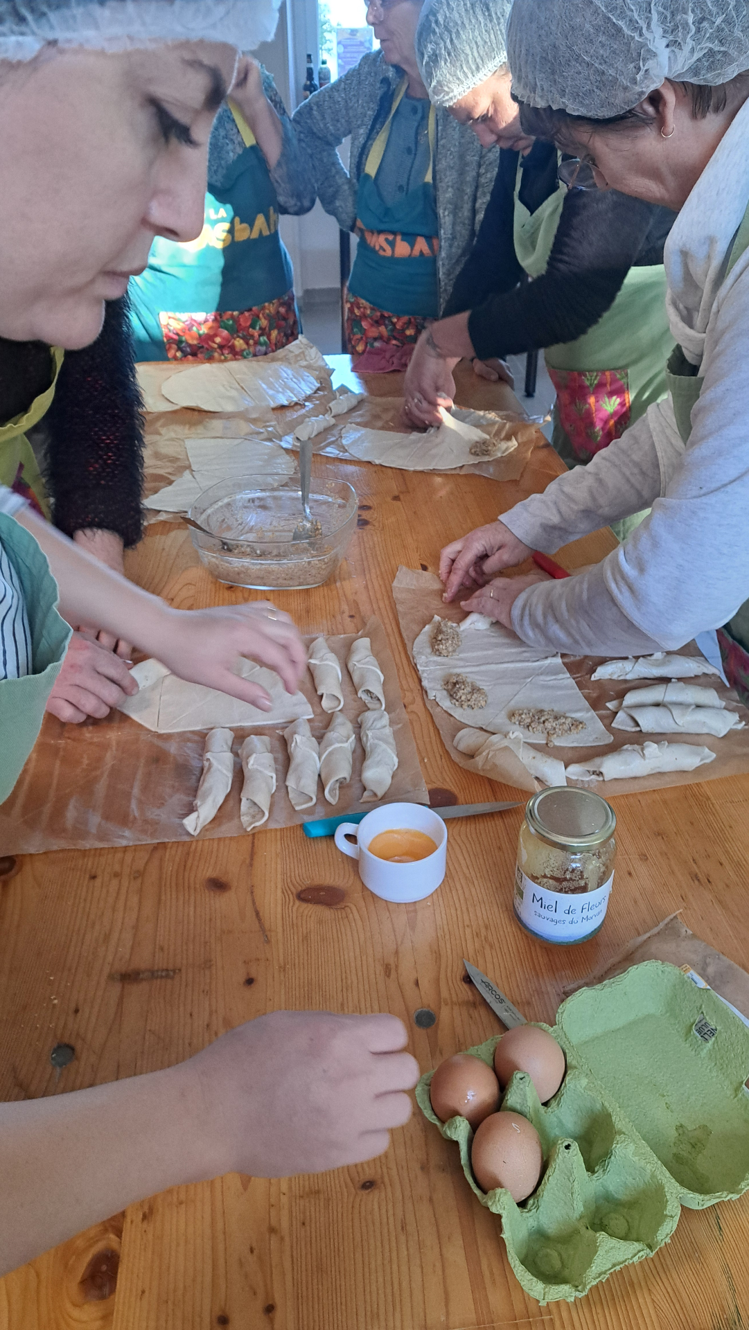 tous la main à la pate